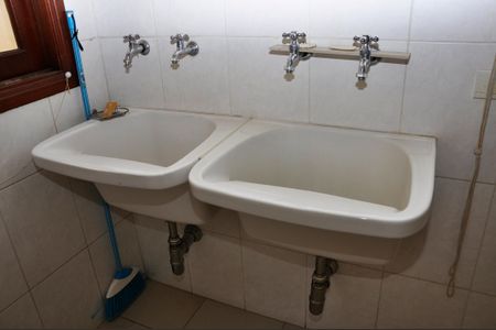 Casa à venda com 414m², 3 quartos e 4 vagas Casa à venda com 414m², 3 quartos e 4 vagasÁrea de Serviço