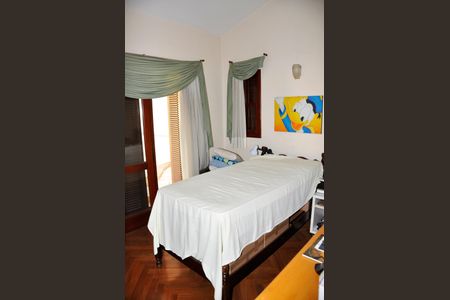 Casa à venda com 414m², 3 quartos e 4 vagas Casa à venda com 414m², 3 quartos e 4 vagasSuíte 2