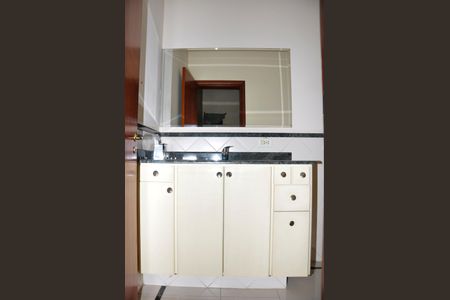 Casa à venda com 414m², 3 quartos e 4 vagas Casa à venda com 414m², 3 quartos e 4 vagasBanheiro da Suíte 2