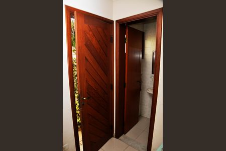 Casa à venda com 414m², 3 quartos e 4 vagas Casa à venda com 414m², 3 quartos e 4 vagasQuarto de empregada