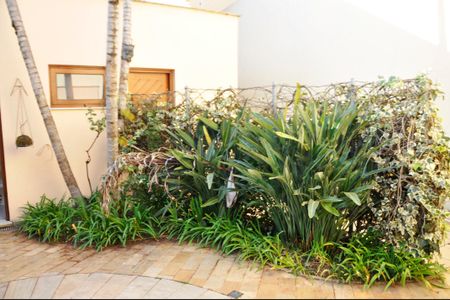 Casa à venda com 414m², 3 quartos e 4 vagas Casa à venda com 414m², 3 quartos e 4 vagasÁrea Verde