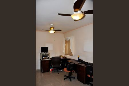 Casa à venda com 414m², 3 quartos e 4 vagas Casa à venda com 414m², 3 quartos e 4 vagasEscritório