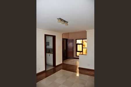 Casa à venda com 414m², 3 quartos e 4 vagas Casa à venda com 414m², 3 quartos e 4 vagasSala de Jantar