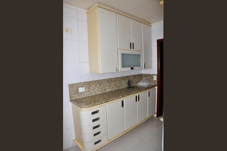 Casa à venda com 414m², 3 quartos e 4 vagas Casa à venda com 414m², 3 quartos e 4 vagasCozinha