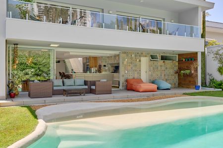 Casa à venda com 406m², 5 quartos e 4 vagasPiscina