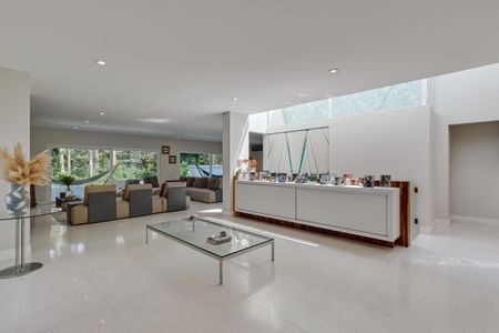 Casa à venda com 406m², 5 quartos e 4 vagasSala