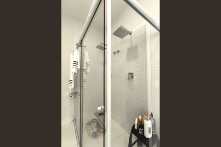 Casa de condomínio para alugar com 300m², 3 quartos e 6 vagasBanheiro da Suíte