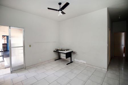 Apartamento à venda com 80m², 2 quartos e sem vagaSala