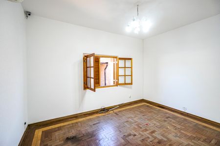 Casa para alugar com 359m², 3 quartos e 6 vagas Casa para alugar com 359m², 3 quartos e 6 vagasSuíte