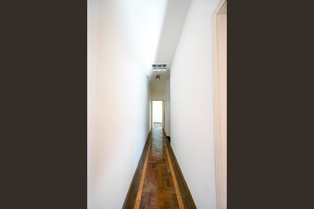 Casa para alugar com 359m², 3 quartos e 6 vagas Casa para alugar com 359m², 3 quartos e 6 vagasCorredor dos quartos