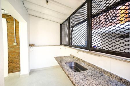 Casa para alugar com 359m², 3 quartos e 6 vagas Casa para alugar com 359m², 3 quartos e 6 vagasCozinha