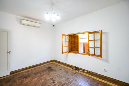 Casa para alugar com 359m², 3 quartos e 6 vagas Casa para alugar com 359m², 3 quartos e 6 vagasSuíte
