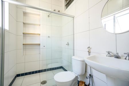 Casa para alugar com 359m², 3 quartos e 6 vagas Casa para alugar com 359m², 3 quartos e 6 vagasBanheiro da suíte