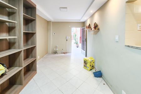 Casa à venda com 121m², 2 quartos e 1 vaga Casa à venda com 121m², 2 quartos e 1 vagaSala 2