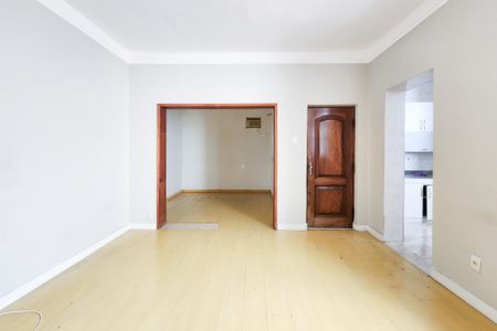 Casa à venda com 121m², 2 quartos e 1 vaga Casa à venda com 121m², 2 quartos e 1 vagaSala