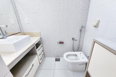 Casa à venda com 121m², 2 quartos e 1 vaga Casa à venda com 121m², 2 quartos e 1 vagaBanheiro