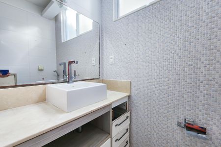 Casa à venda com 121m², 2 quartos e 1 vaga Casa à venda com 121m², 2 quartos e 1 vagaBanheiro