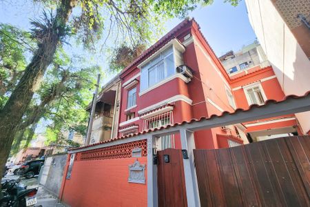 Casa à venda com 121m², 2 quartos e 1 vaga Casa à venda com 121m², 2 quartos e 1 vagaFachada