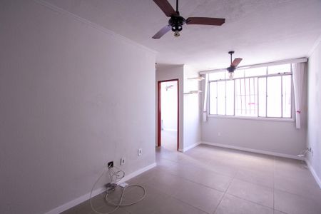 Sala de apartamento para alugar com 2 quartos, 45m² em Porto Novo, São Gonçalo