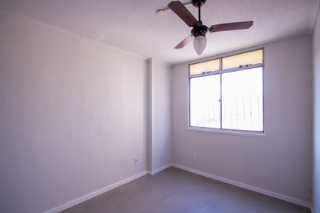 Quarto 2 de apartamento para alugar com 2 quartos, 45m² em Porto Novo, São Gonçalo