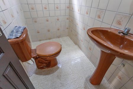 Casa à venda com 100m², 2 quartos e 1 vagaCasa 1 - Banheiro Social