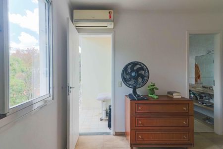 Casa de condomínio à venda com 283m², 3 quartos e 4 vagasQuarto 2 - Suite