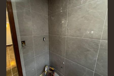 Casa de condomínio para alugar com 400m², 4 quartos e 2 vagasBanheiro da Suíte 2