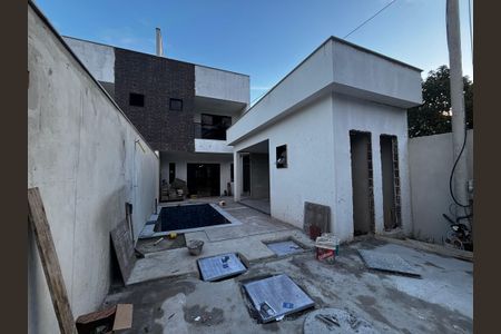 Casa de condomínio para alugar com 400m², 4 quartos e 2 vagasFachada