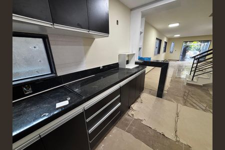 Casa de condomínio para alugar com 400m², 4 quartos e 2 vagasCozinha