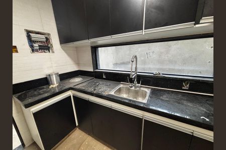 Casa de condomínio para alugar com 400m², 4 quartos e 2 vagasCozinha