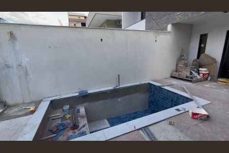 Casa de condomínio para alugar com 400m², 4 quartos e 2 vagasÁrea externa