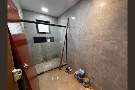 Casa de condomínio para alugar com 400m², 4 quartos e 2 vagasBanheiro da Suíte 3