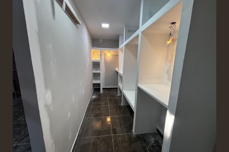 Casa de condomínio para alugar com 400m², 4 quartos e 2 vagasCloset da suíte 2