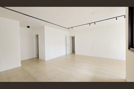 Apartamento para alugar com 108m², 3 quartos e 2 vagas Apartamento para alugar com 108m², 3 quartos e 2 vagasSala