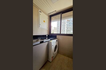 Apartamento para alugar com 108m², 3 quartos e 2 vagas Apartamento para alugar com 108m², 3 quartos e 2 vagasCozinha e Área de Serviço