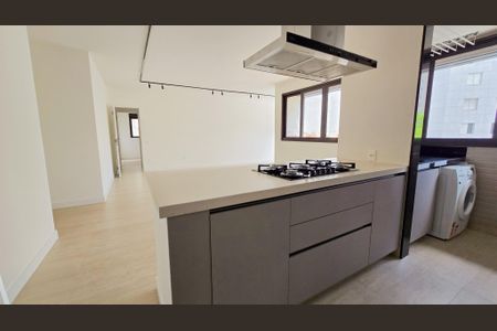 Apartamento para alugar com 108m², 3 quartos e 2 vagas Apartamento para alugar com 108m², 3 quartos e 2 vagasCozinha e Área de Serviço
