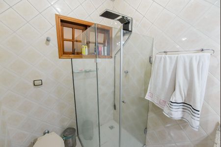 Casa de condomínio para alugar com 180m², 3 quartos e 4 vagas Casa de condomínio para alugar com 180m², 3 quartos e 4 vagasBanheiro da Suíte