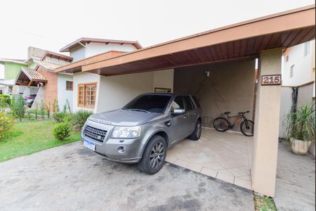 Casa de condomínio para alugar com 180m², 3 quartos e 4 vagas Casa de condomínio para alugar com 180m², 3 quartos e 4 vagasGaragem