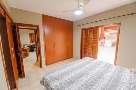 Casa de condomínio para alugar com 180m², 3 quartos e 4 vagas Casa de condomínio para alugar com 180m², 3 quartos e 4 vagasSuíte