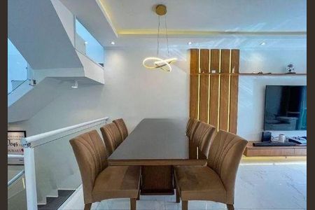 Casa à venda com 3 quartos, 180m² em Vila Roque, São Paulo