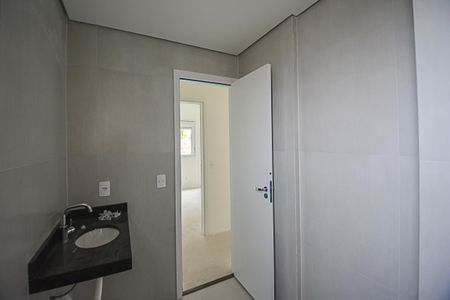 Apartamento à venda com 64m², 2 quartos e 2 vagasBanheiro Social
