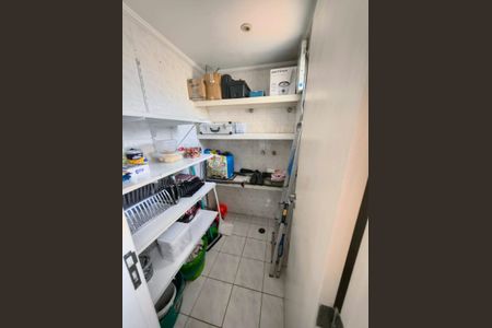Apartamento à venda com 77m², 3 quartos e 2 vagas Apartamento à venda com 77m², 3 quartos e 2 vagasDespensa