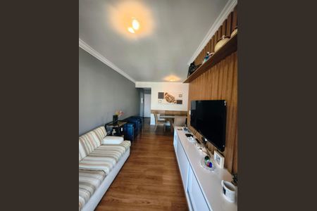 Sala de apartamento à venda com 3 quartos, 77m² em Vila Gumercindo, São Paulo