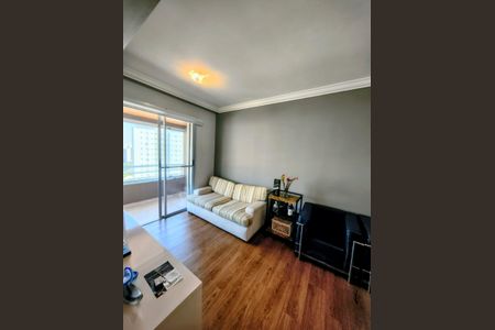 Sala de apartamento à venda com 3 quartos, 77m² em Vila Gumercindo, São Paulo