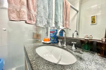 Apartamento à venda com 107m², 3 quartos e 2 vagasBanheiro da Suíte 1