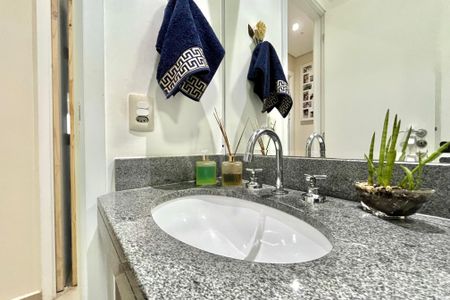 Apartamento à venda com 107m², 3 quartos e 2 vagasBanheiro 