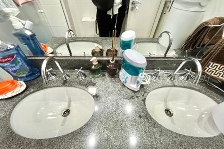 Apartamento à venda com 107m², 3 quartos e 2 vagasBanheiro da Suíte 1