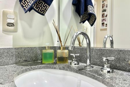 Apartamento à venda com 107m², 3 quartos e 2 vagasBanheiro 