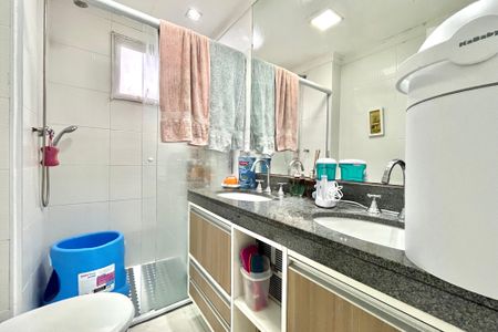 Apartamento à venda com 107m², 3 quartos e 2 vagasBanheiro da Suíte 1