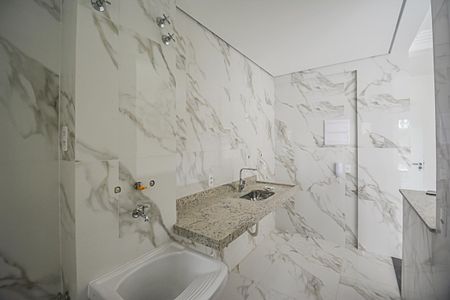 Apartamento à venda com 64m², 2 quartos e 2 vagasCozinha e Área de Serviço